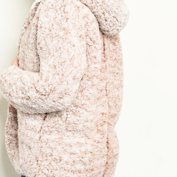 LAST ONE 👀TAN AND CREAM FURRY CARDIGAN JACKET - Picture 3 of 4